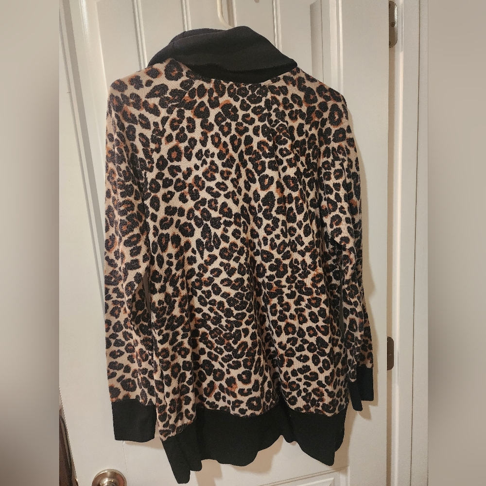 Sweater - Picture 3 of 4